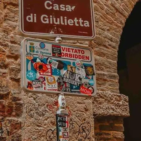 Small & Elegance - Your Romantic Travel In Verona Exterior photo